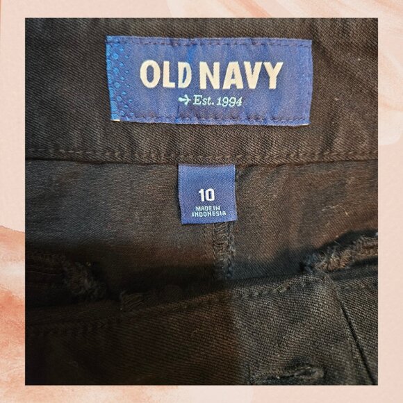 Black Old Navy Stretch Classic Chino Shorts - Picture 3 of 3